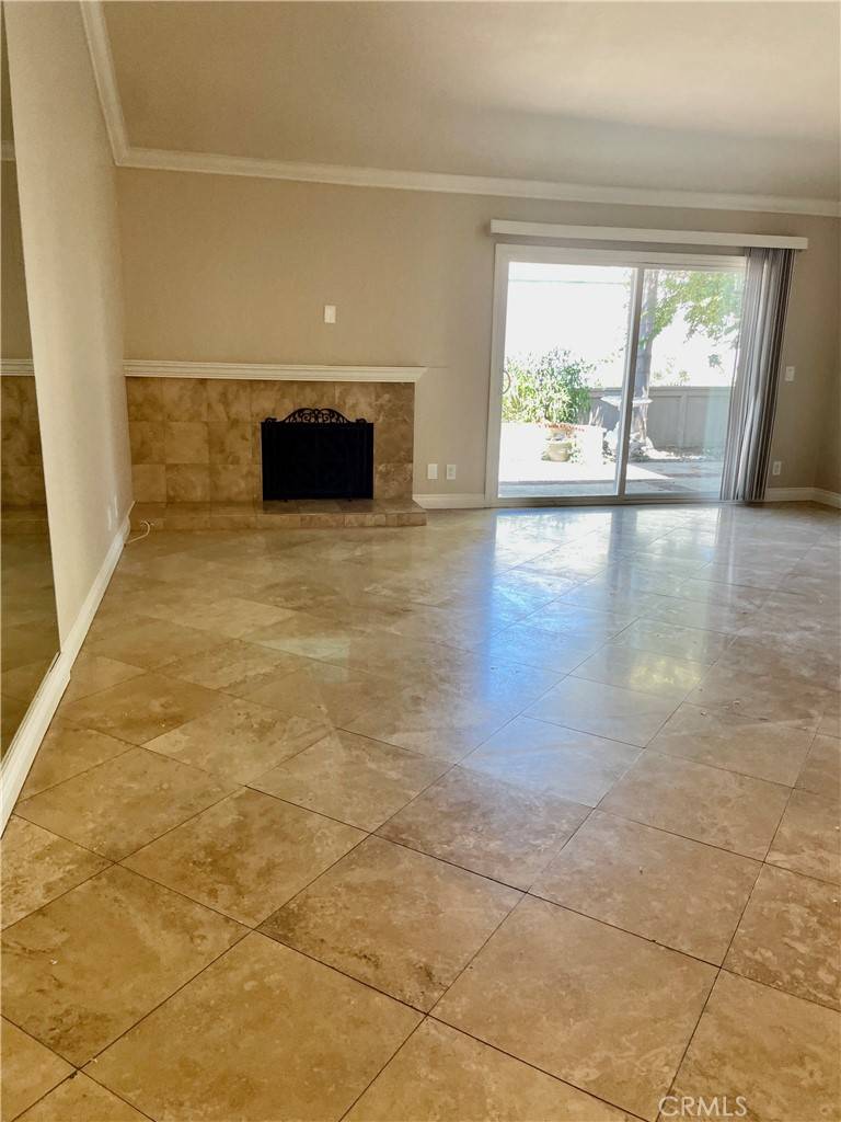 Irvine, CA 92604,32 Wetstone #47