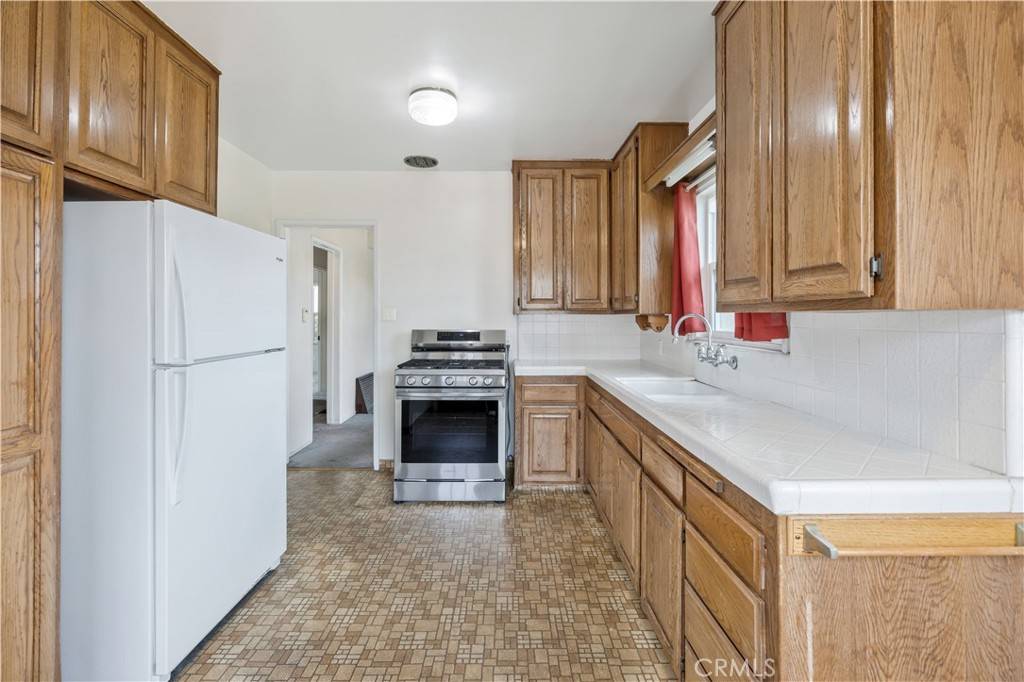 Downey, CA 90241,7527 Cecilia ST