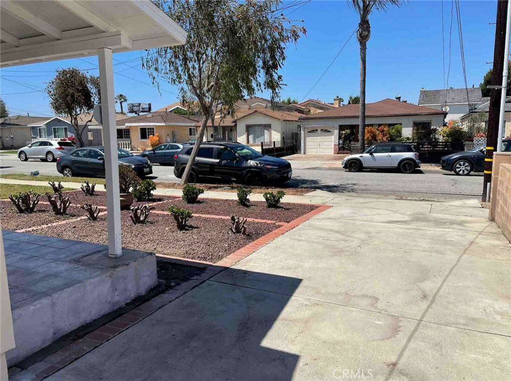 Lawndale, CA 90260,4704 W 160th ST