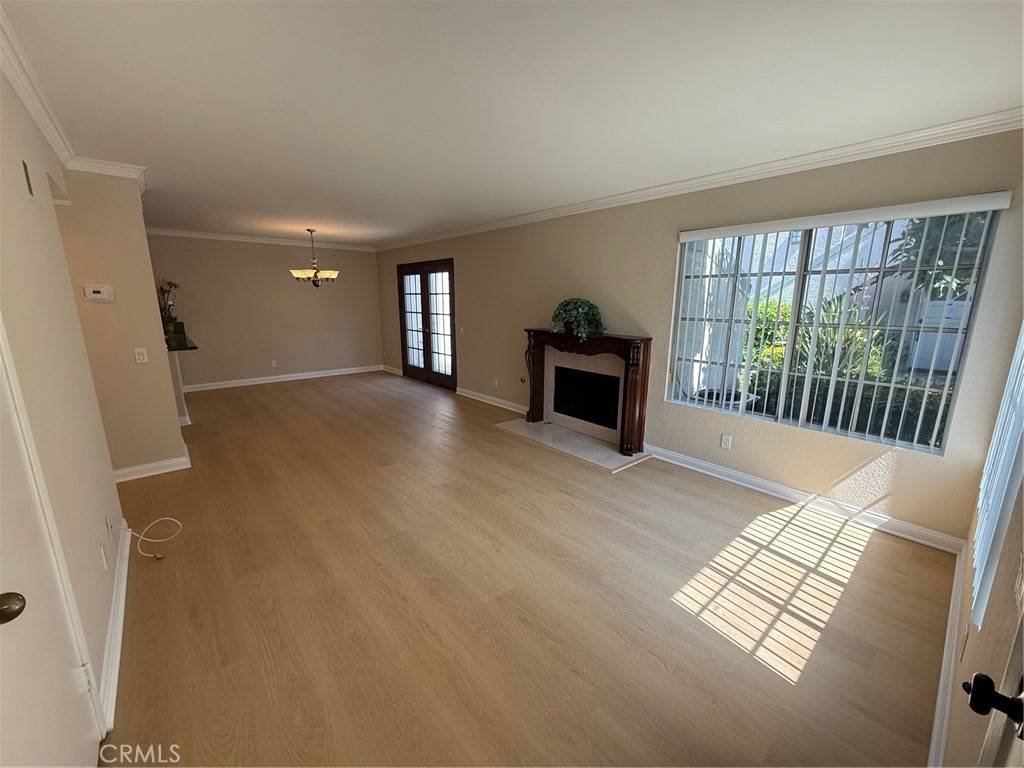 Irvine, CA 92612,41 Oxford #10