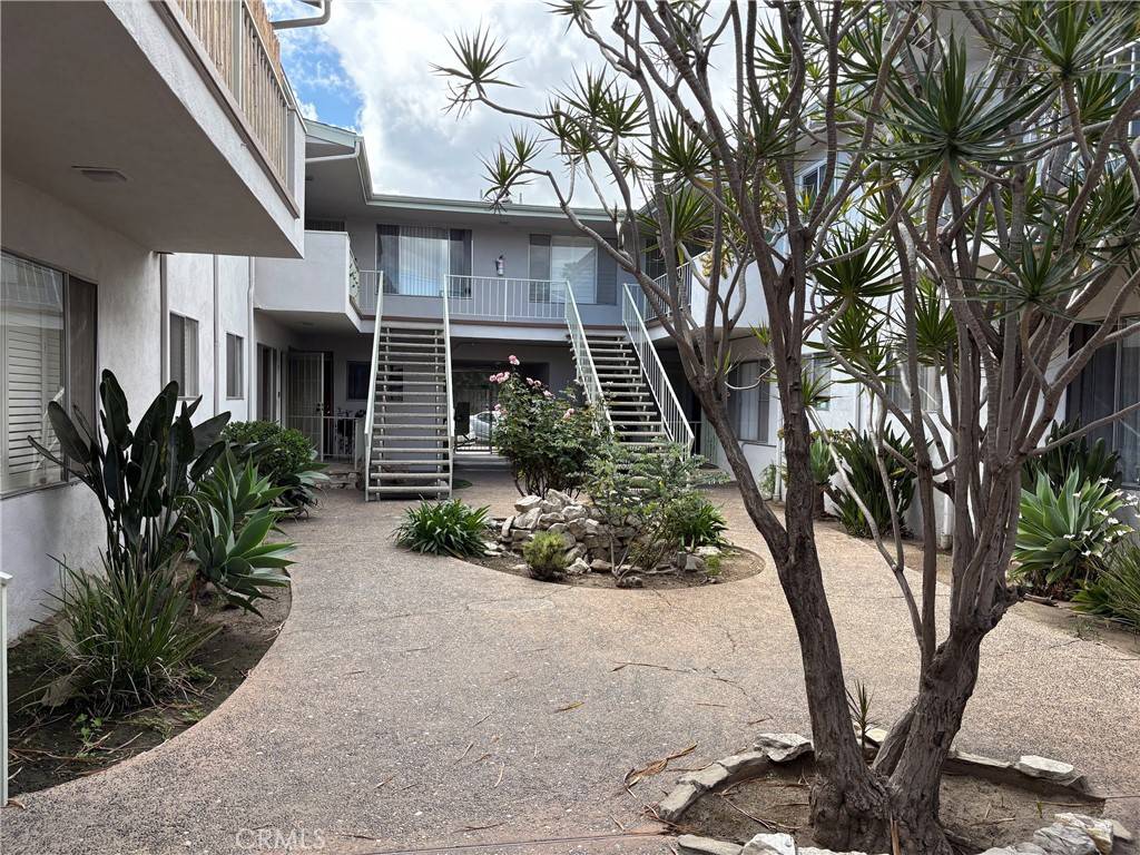 Long Beach, CA 90813,840 Cedar AVE #4