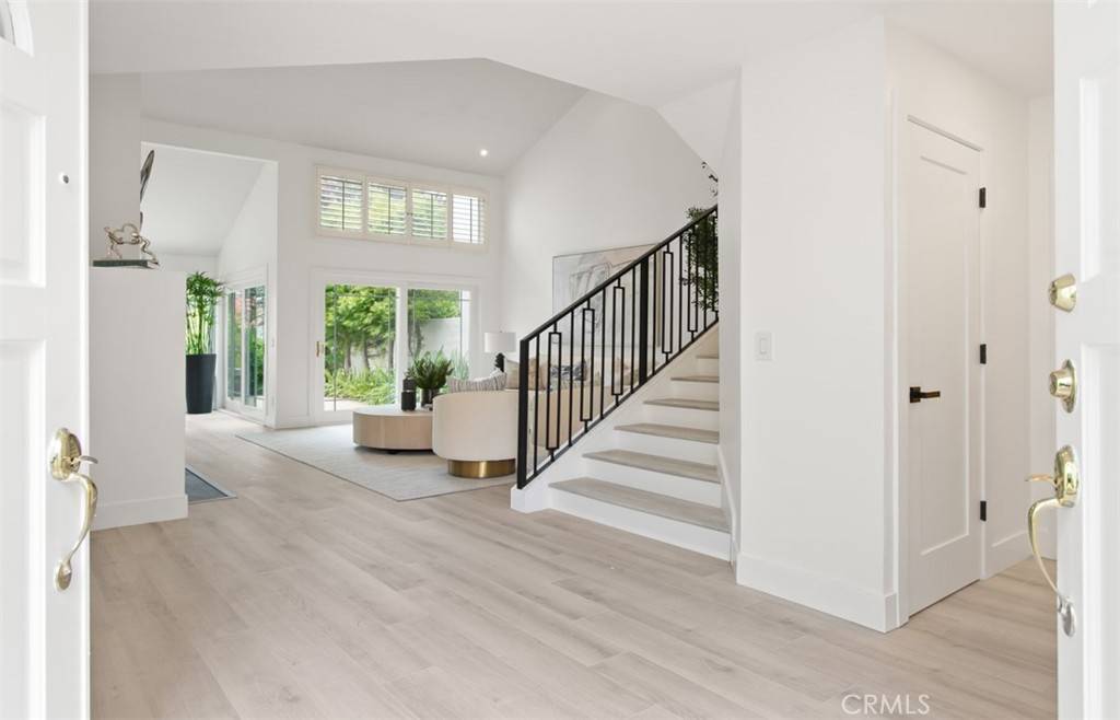 Irvine, CA 92612,15 Alejo #61