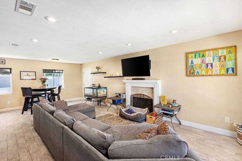 Long Beach, CA 90805,3040 E Harding ST