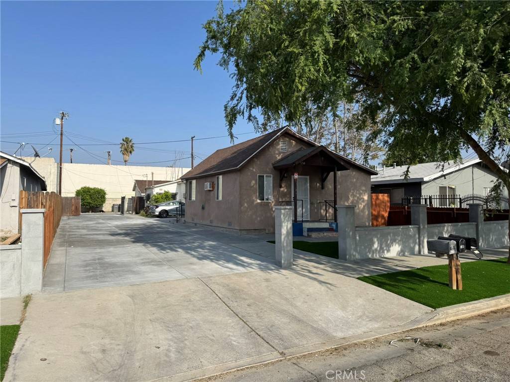 Hemet, CA 92543,230 N Inez ST