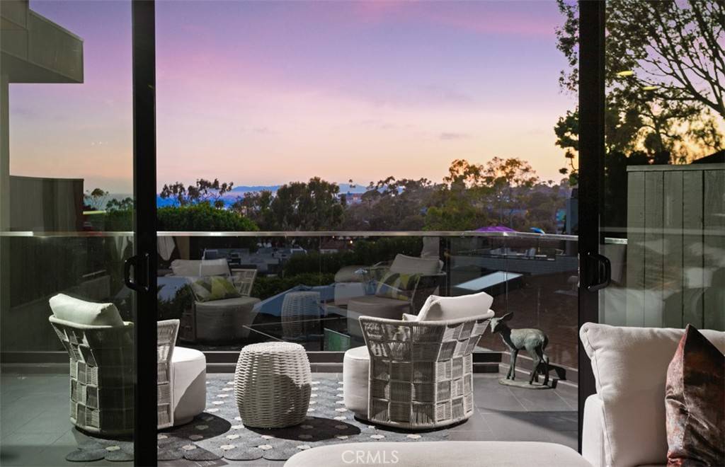 Laguna Beach, CA 92651,346 Y PL