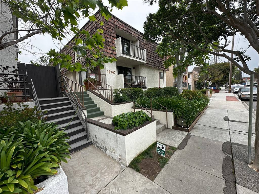 Los Angeles, CA 90066,12747 Pacific AVE #4