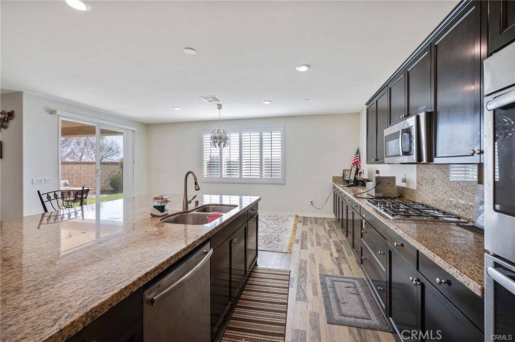 Fontana, CA 92336,15603 Sesame Seed AVE