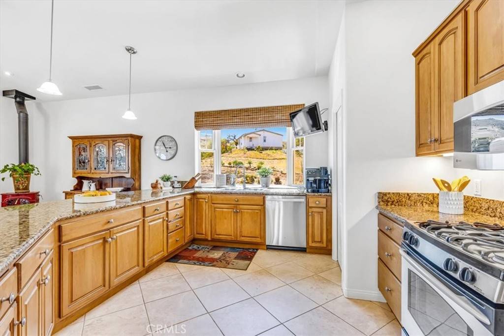 Rainbow, CA 92028,10576 Rainbrook DR