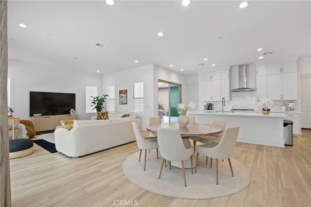 Irvine, CA 92618,1139 Cadence