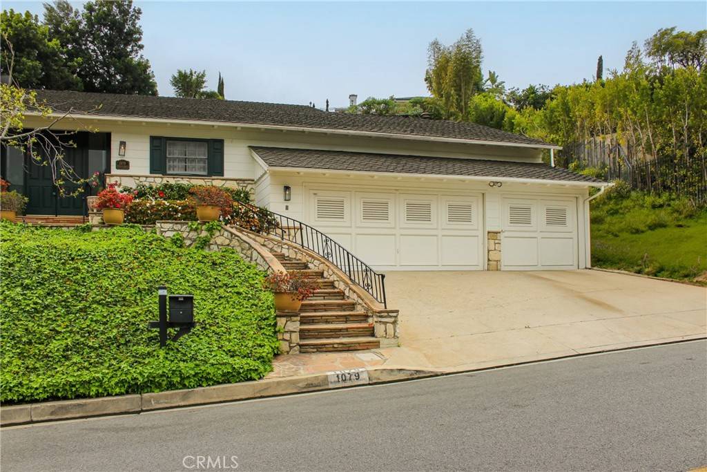 Beverly Hills, CA 90210,1079 Marilyn DR