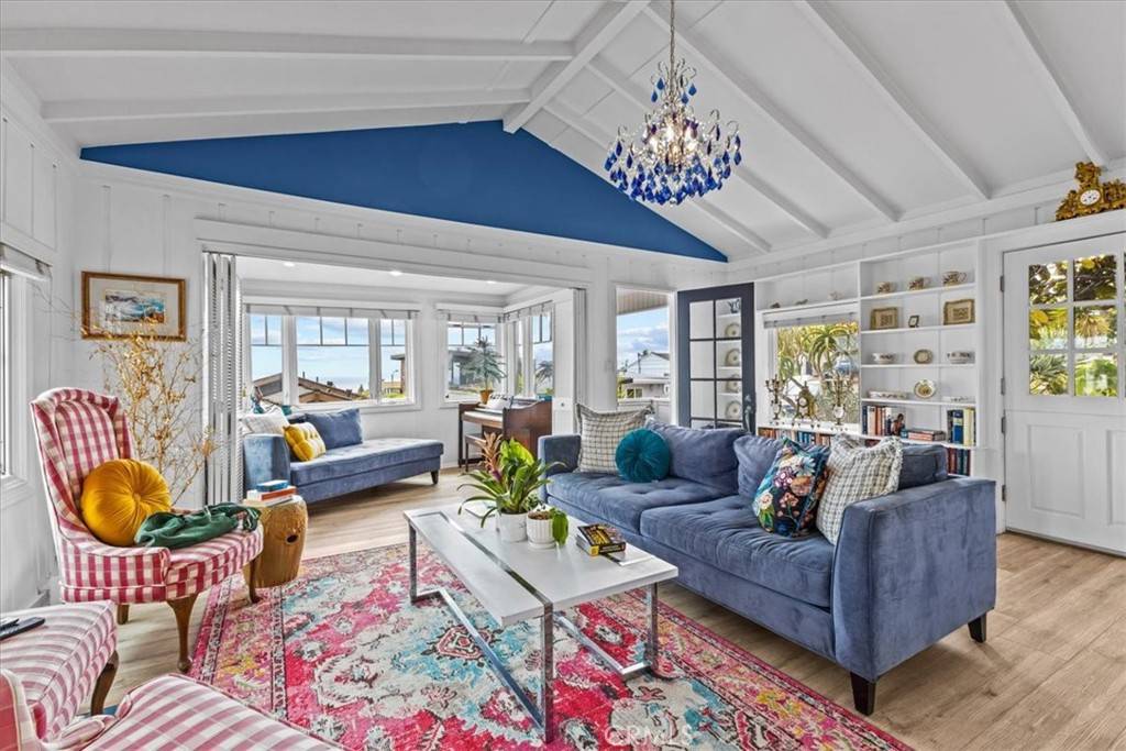 Laguna Beach, CA 92651,2750 Solana WAY