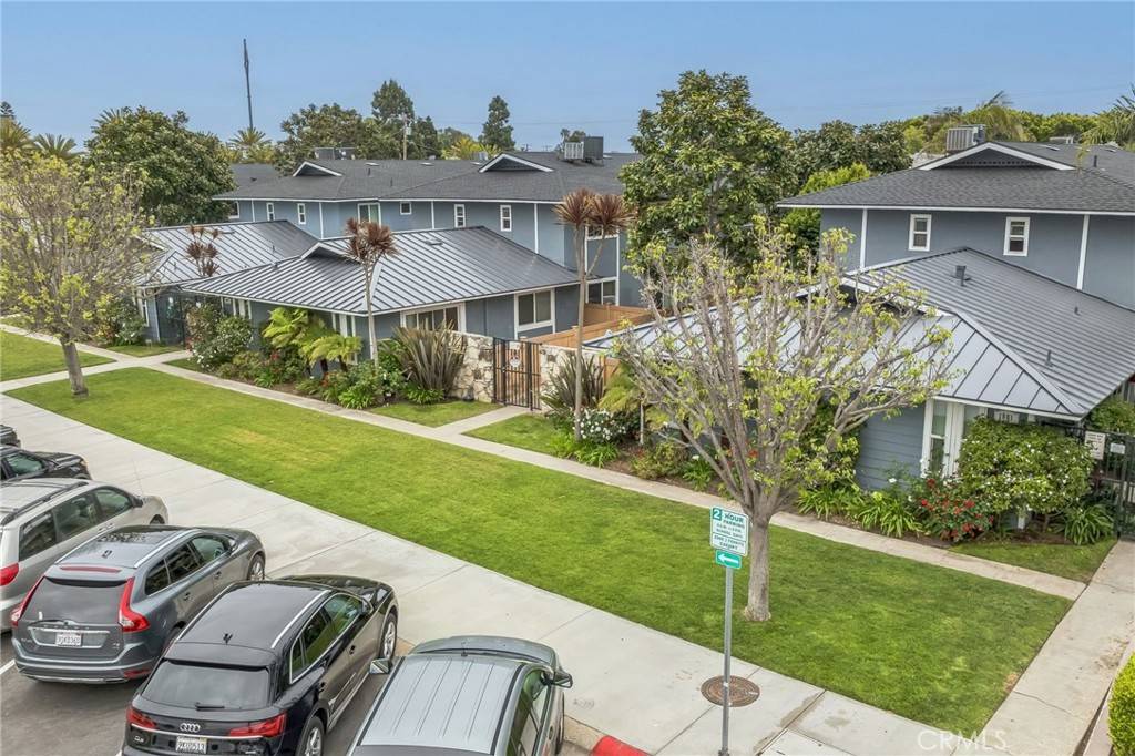 Newport Beach, CA 92663,1601 E 15th ST