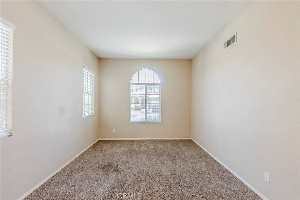 Lake Elsinore, CA 92530,33008 Seville ST