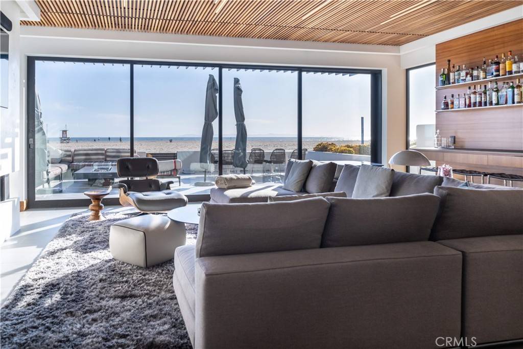 Newport Beach, CA 92663,7104 W Oceanfront