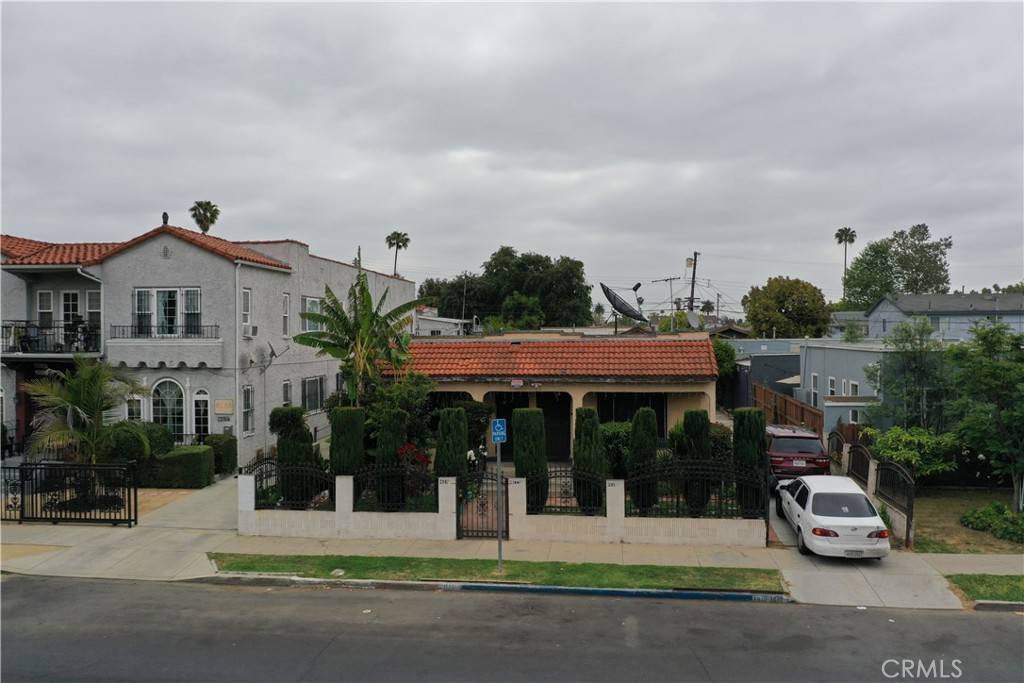 Los Angeles, CA 90018,2810 7th AVE