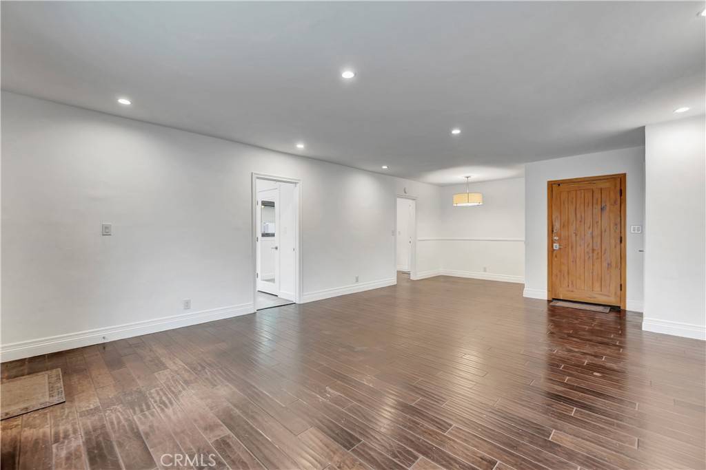 Long Beach, CA 90815,5950 E Walton ST