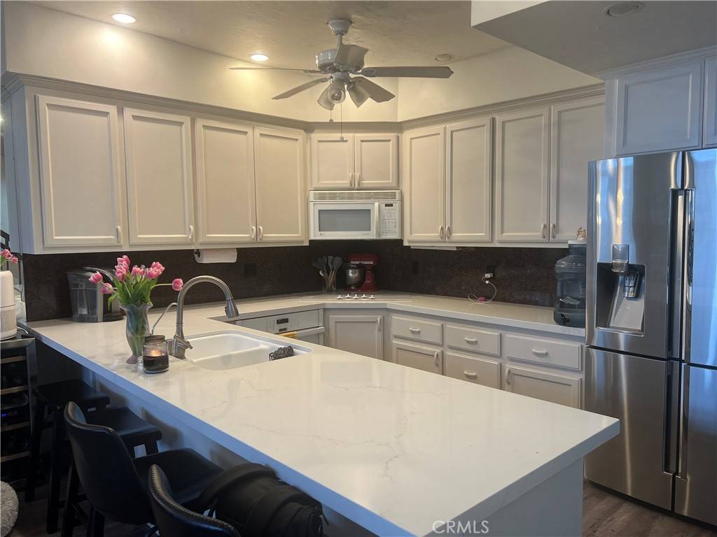 Long Beach, CA 90803,9312 Marina Pacifica DR N