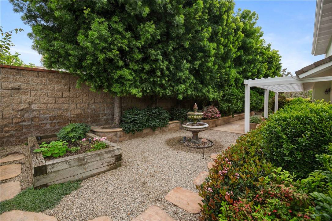 Tustin, CA 92782,13222 Ranchwood RD