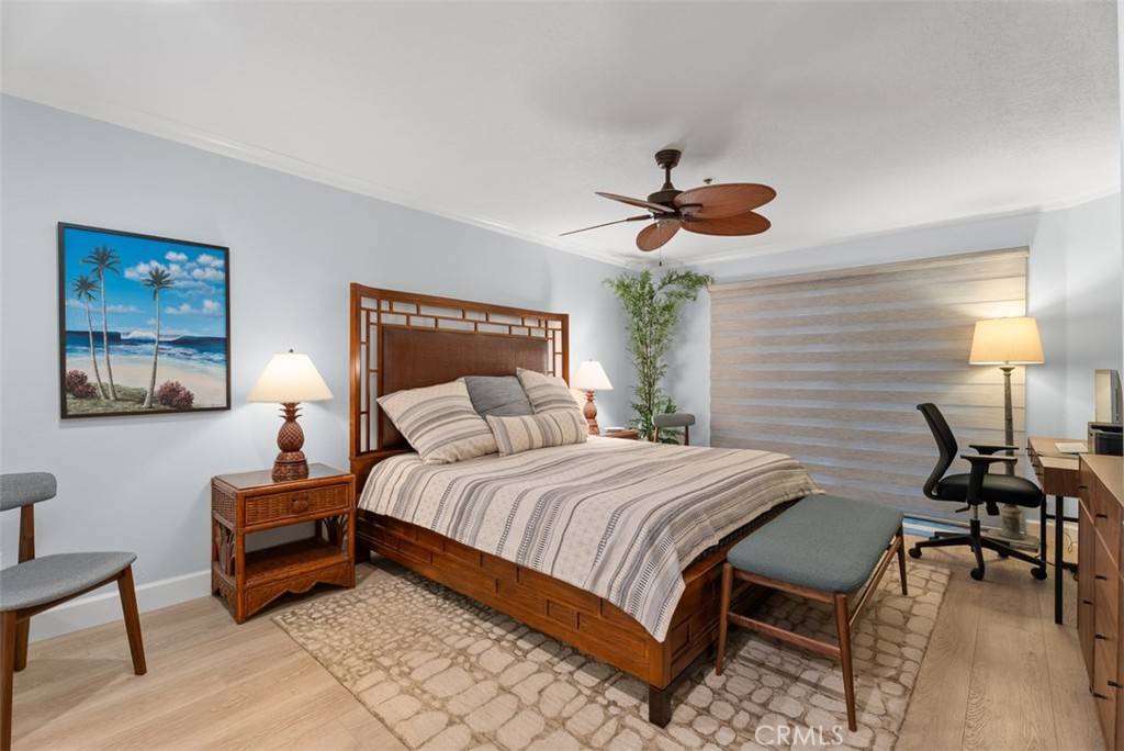 Newport Beach, CA 92663,260 Cagney LN #118