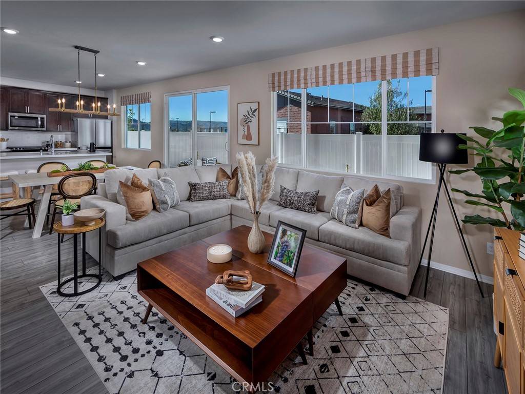 Redlands, CA 92374,2121 Bergamot ST