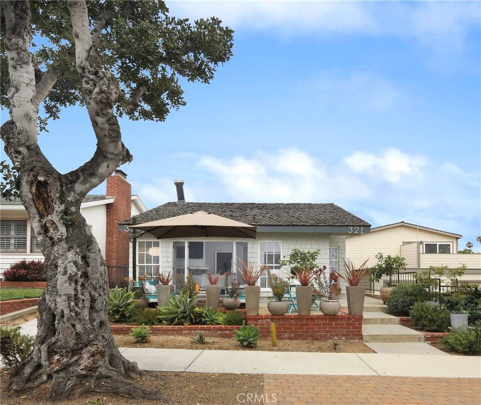 Corona Del Mar, CA 92625,321 Iris AVE