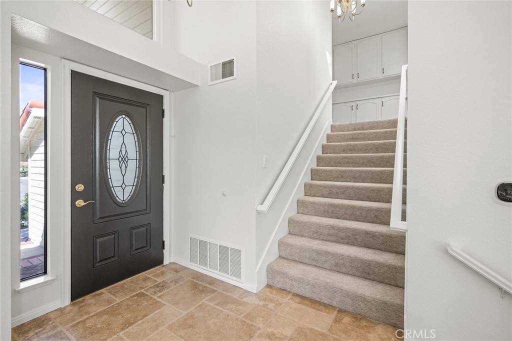 Mission Viejo, CA 92692,26492 Ganiza