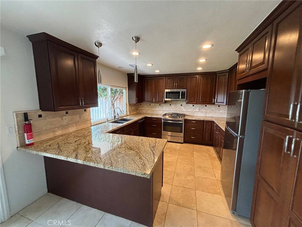 Lake Forest, CA 92630,24252 Mccoy RD