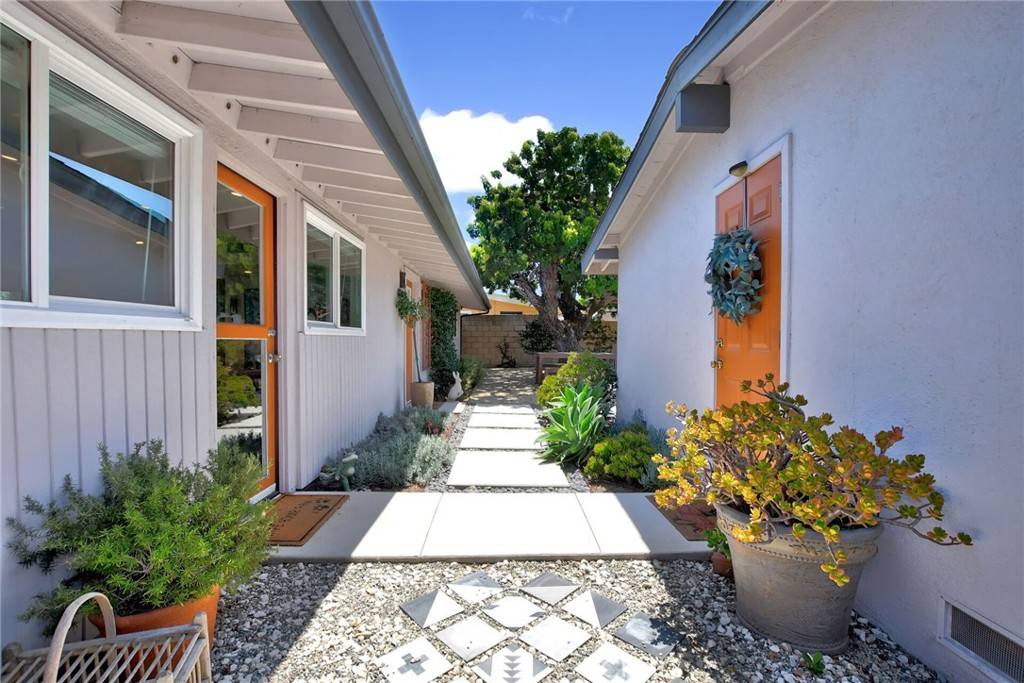Costa Mesa, CA 92627,2112 Sterling AVE