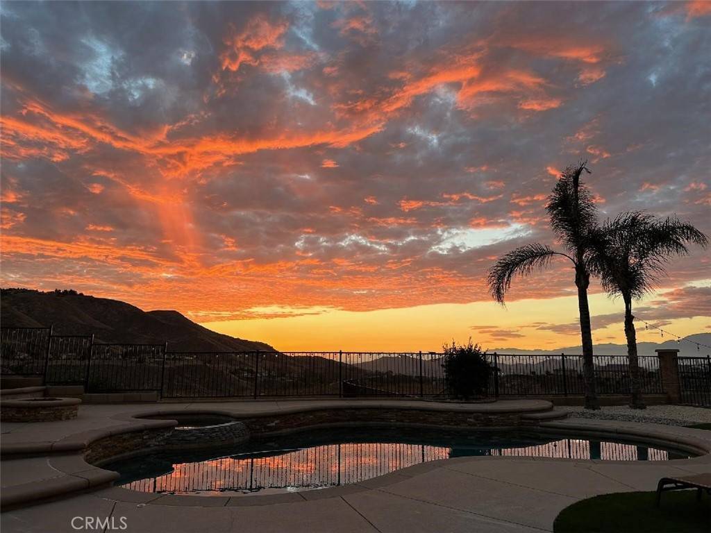 Riverside, CA 92503,17127 Carrotwood DR