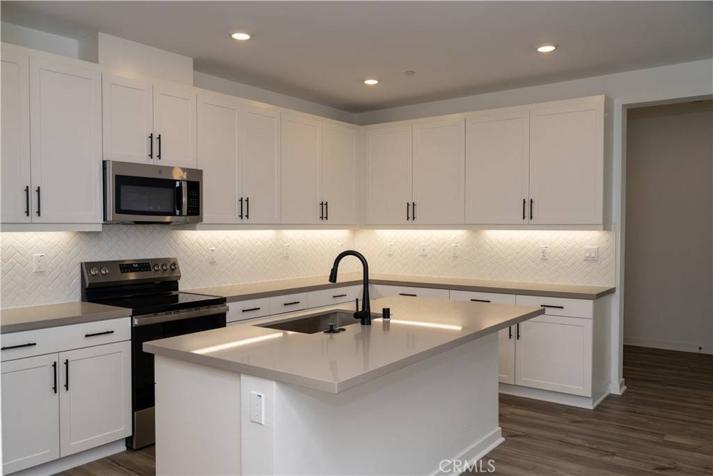 Eastvale, CA 92880,6136 Valentina WAY #301