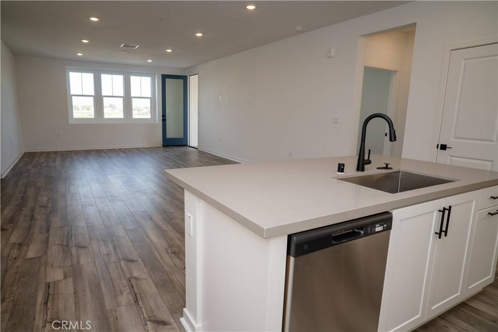 Eastvale, CA 92880,6136 Valentina WAY #301
