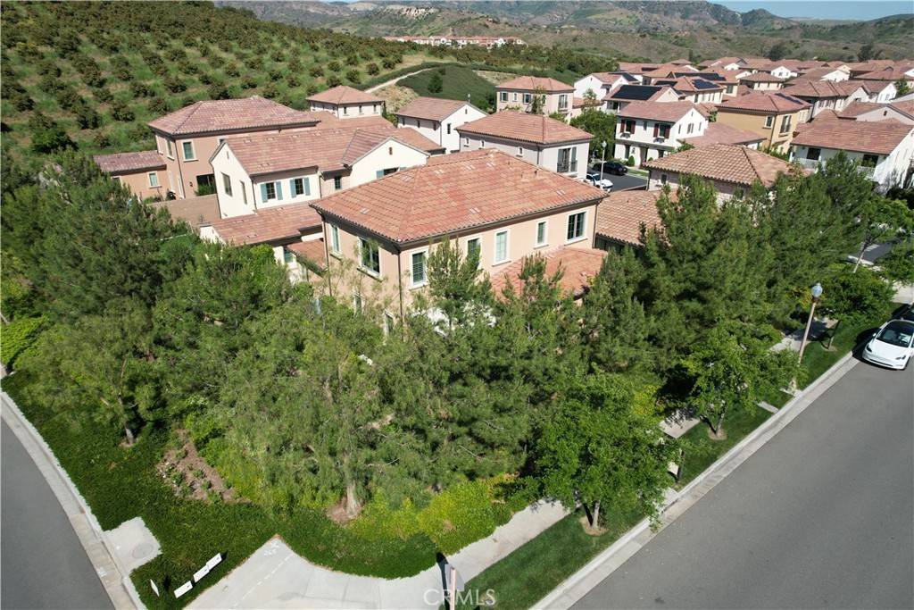 Irvine, CA 92602,111 Vigna
