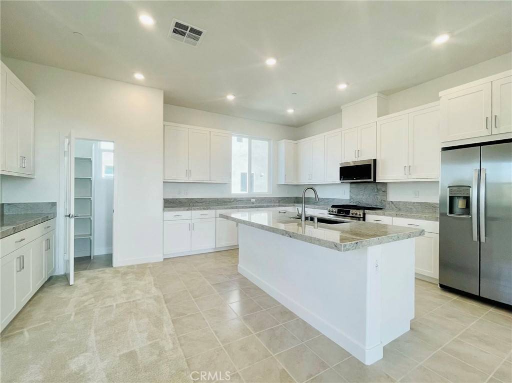 Irvine, CA 92618,402 Merit