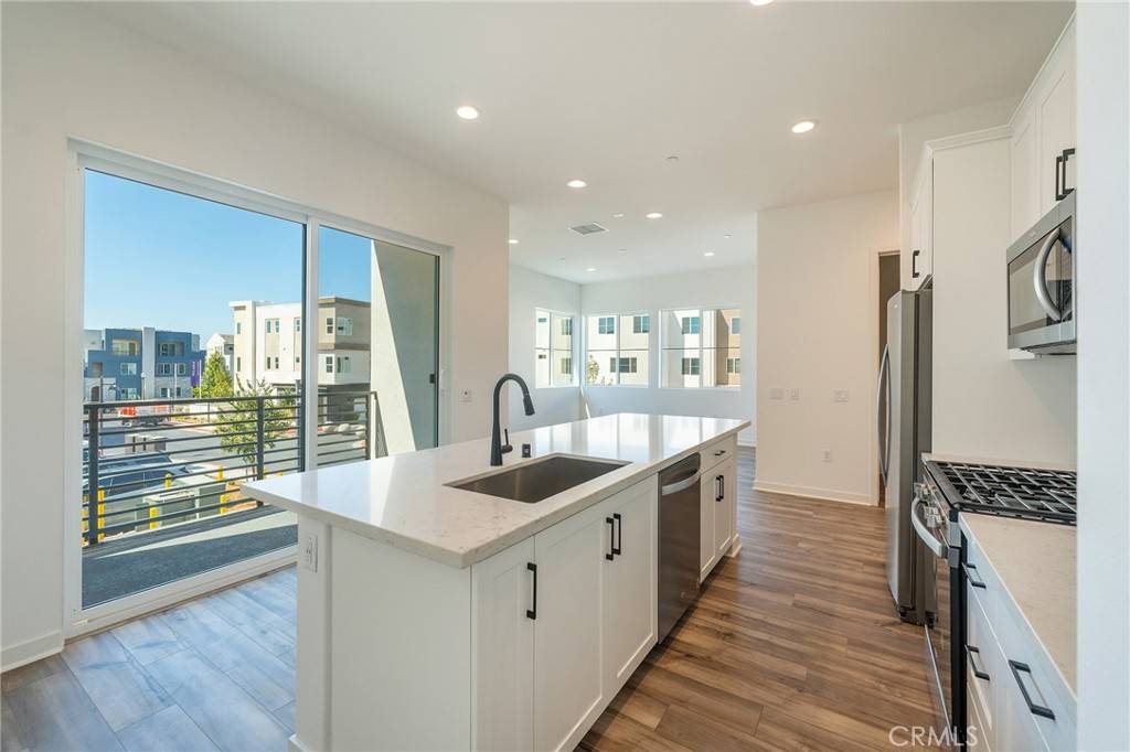 Irvine, CA 92618,143 Culture