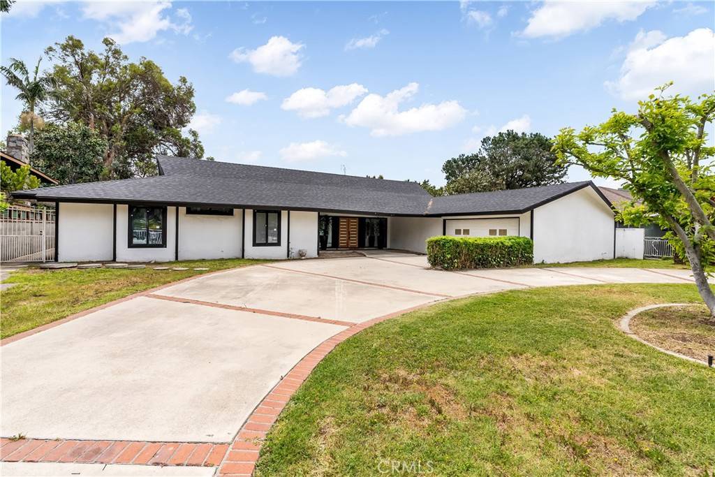 Santa Ana, CA 92706,1216 W River LN