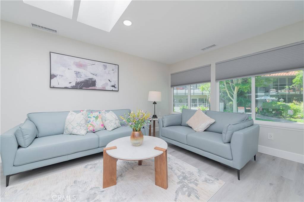 Laguna Woods, CA 92637,2206 Via Mariposa E #B
