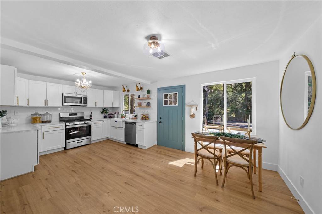 Crestline, CA 92322,22384 Crest Forest DR