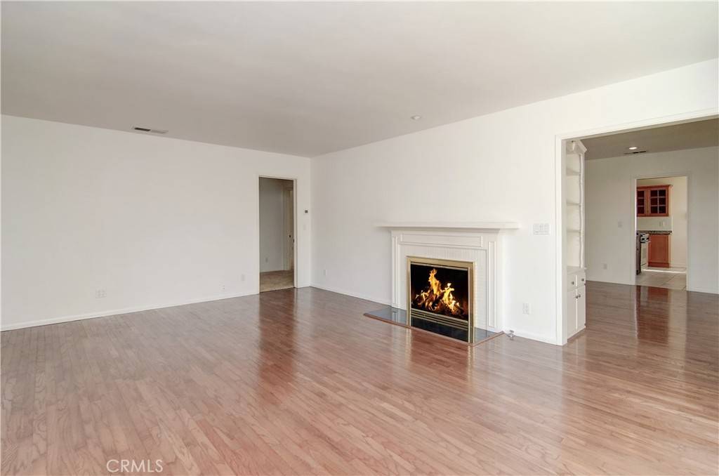 Long Beach, CA 90803,136 Venetia DR
