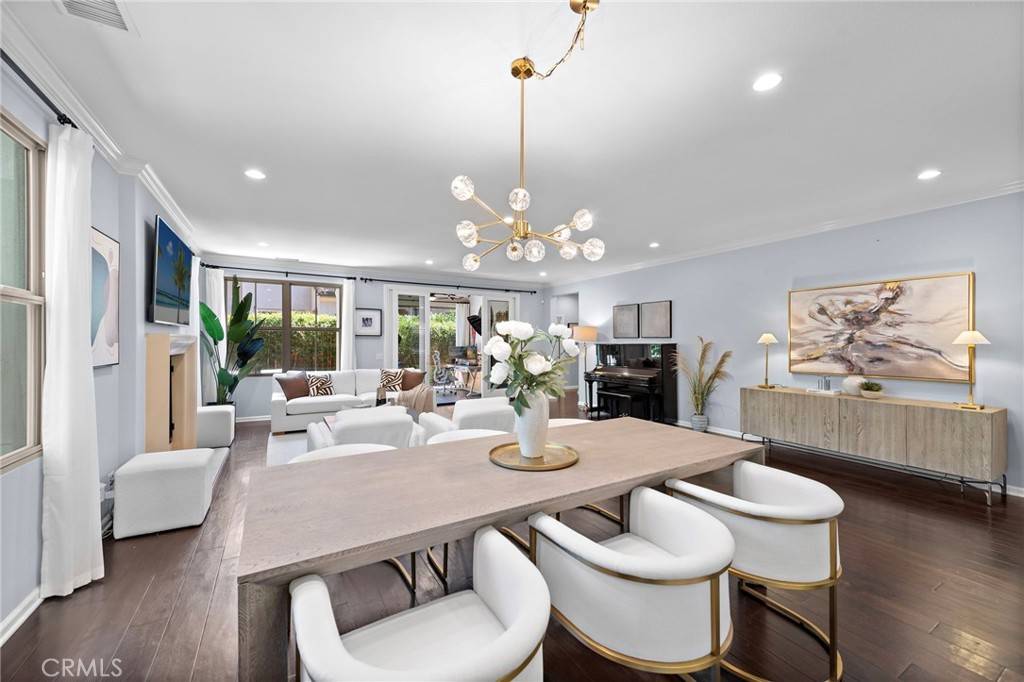 21 Fanpalm Irvine, CA 92620
