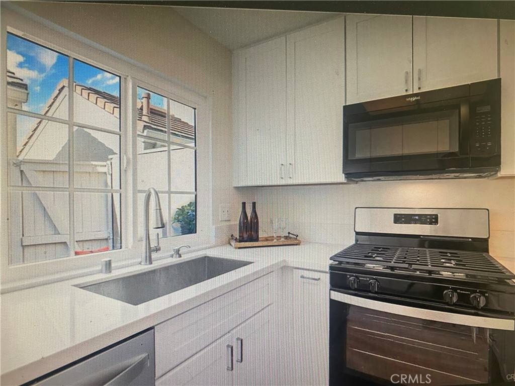 Irvine, CA 92612,5 Wellesley #12