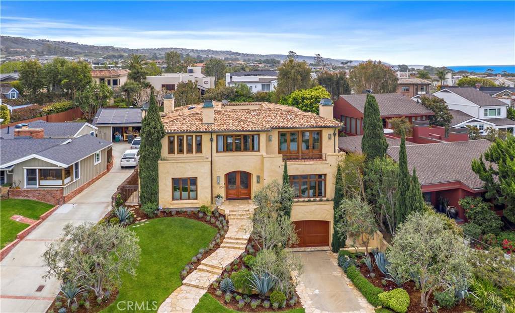 Corona Del Mar, CA 92625,206 Driftwood RD