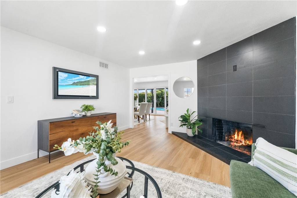 Placentia, CA 92870,634 Pinehurst AVE