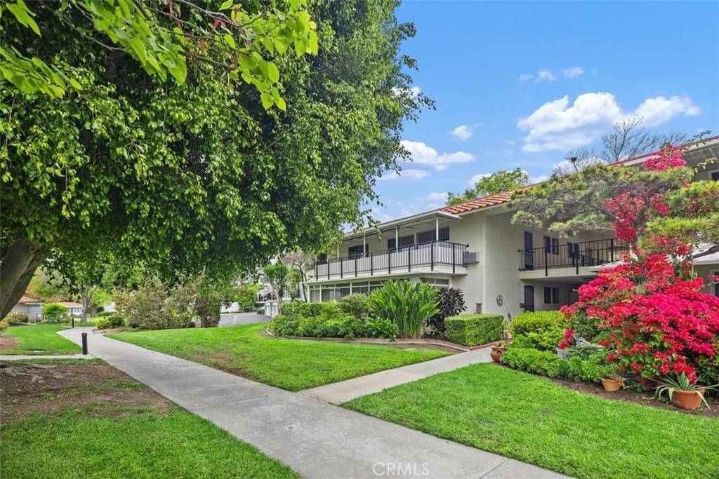 Laguna Woods, CA 92637,2319 Via Puerta #O