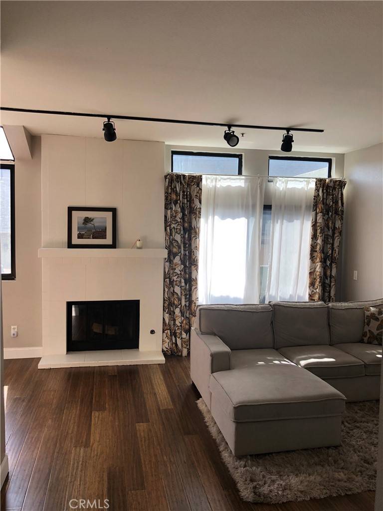 Huntington Beach, CA 92647,17661 Sergio CIR #CI202