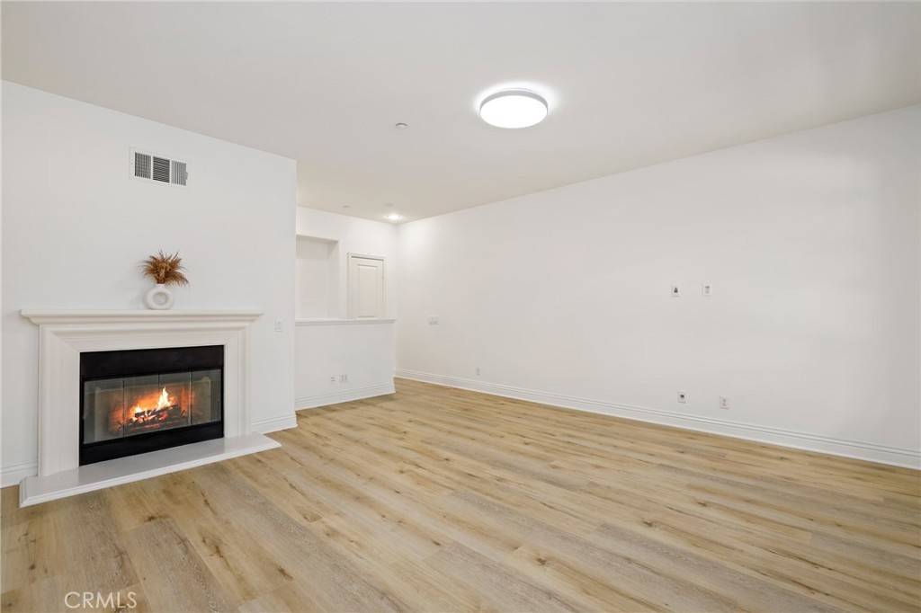 211 Groveland Irvine, CA 92620