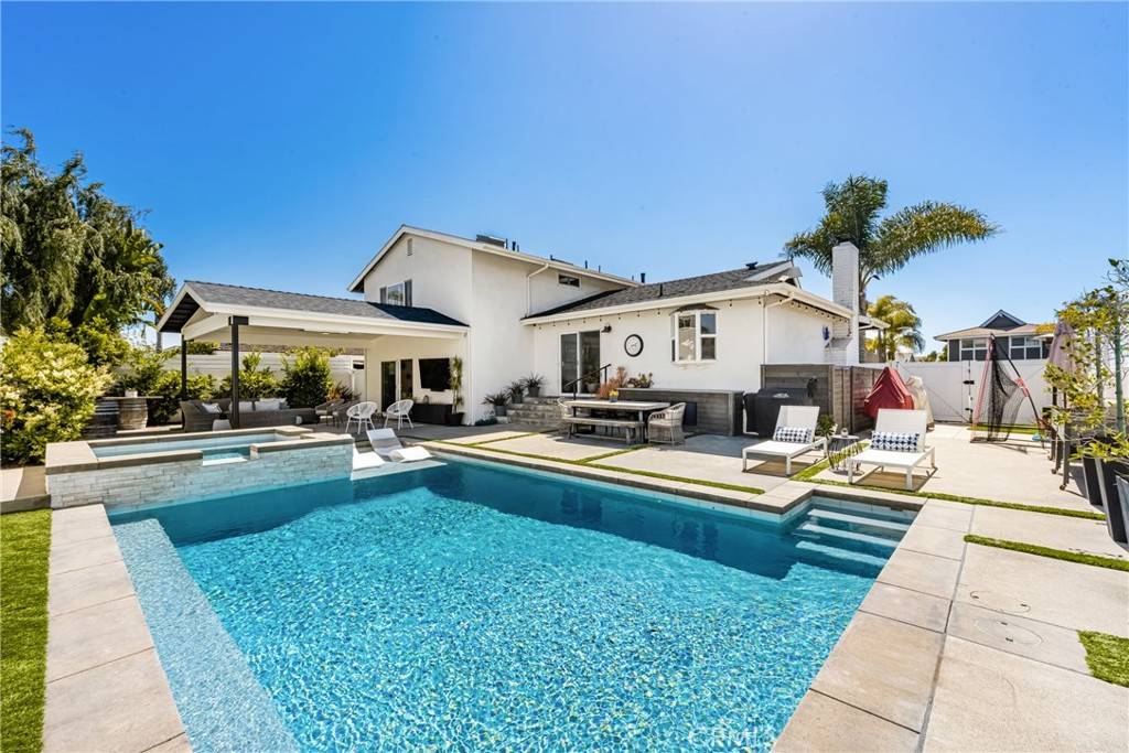 Huntington Beach, CA 92649,17252 Breda Ln