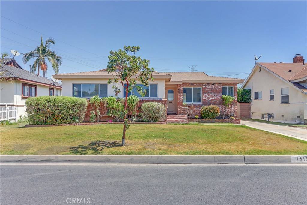 Downey, CA 90240,7515 Glencliff DR