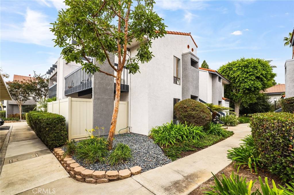 Huntington Beach, CA 92648,215 Wichita AVE #501