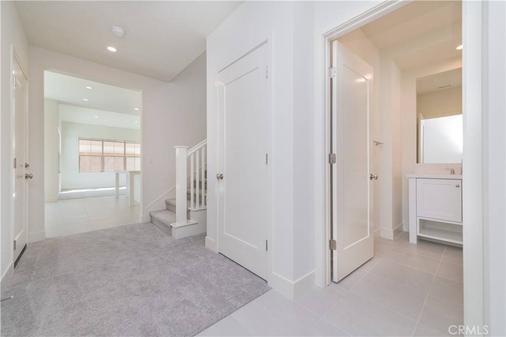 Irvine, CA 92618,120 Rimstone