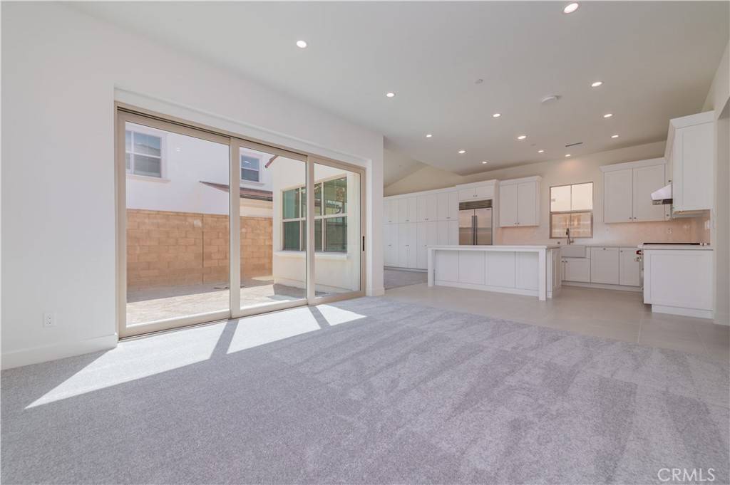 Irvine, CA 92618,120 Rimstone